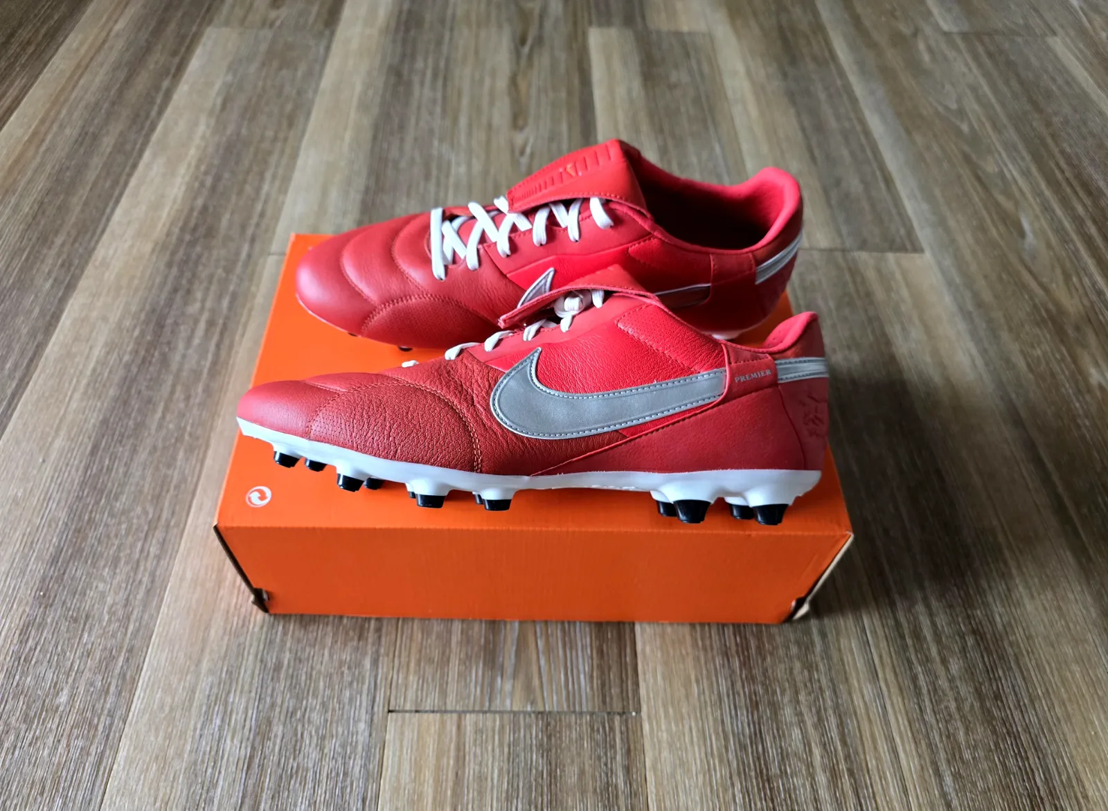 THE NIKE PREMIERE III FG